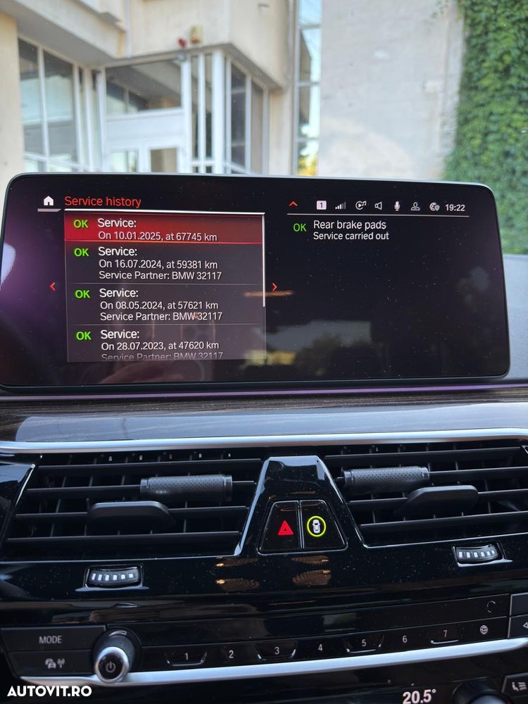 BMW Seria 5 530d xDrive AT MHEV - 16