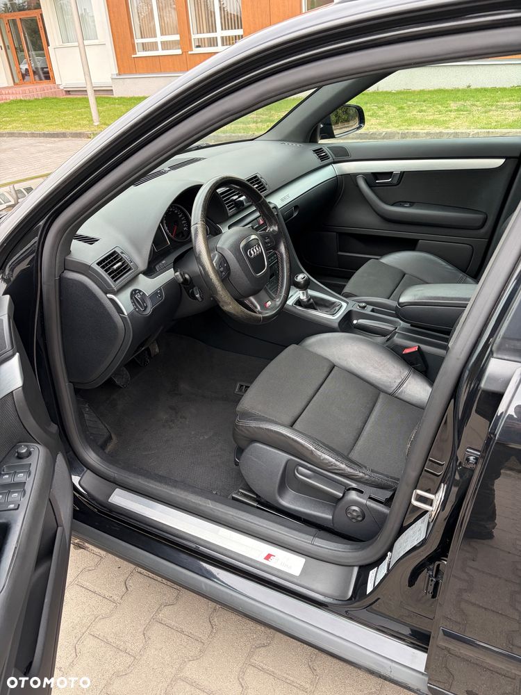 Audi A4 Avant 2.0 T FSI quattro - 6