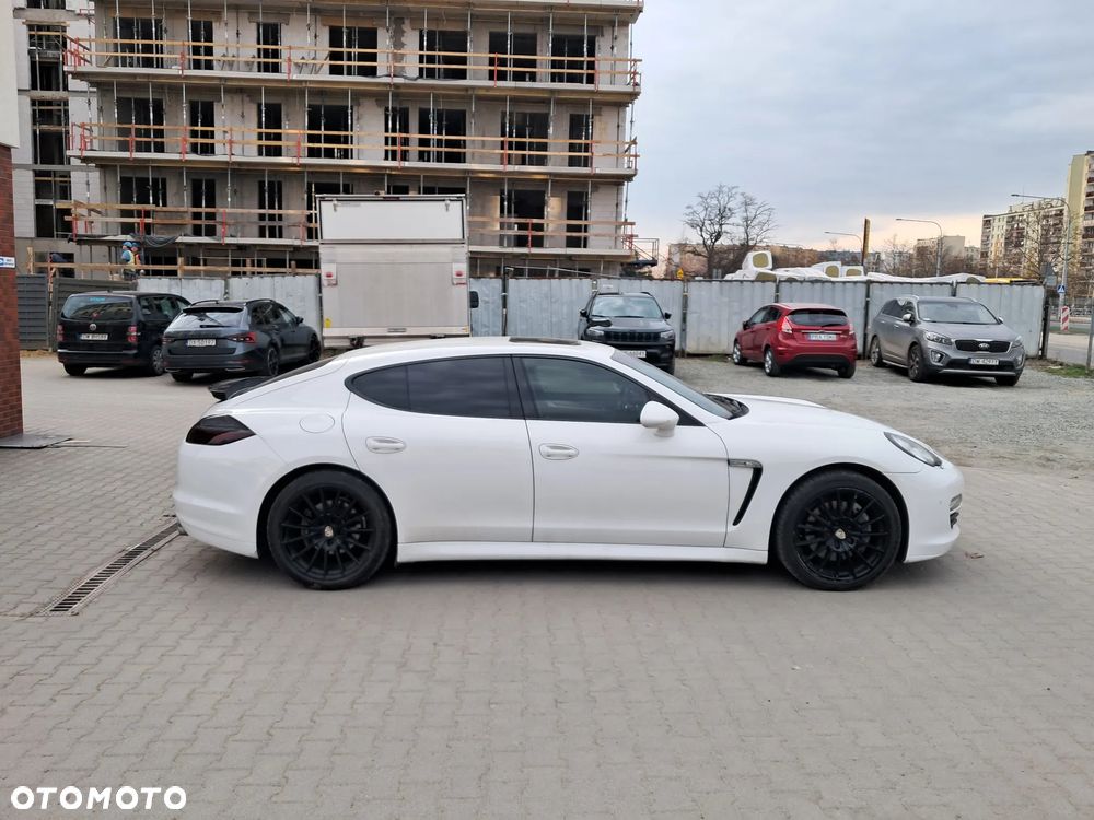 Porsche Panamera 4 PDK - 6
