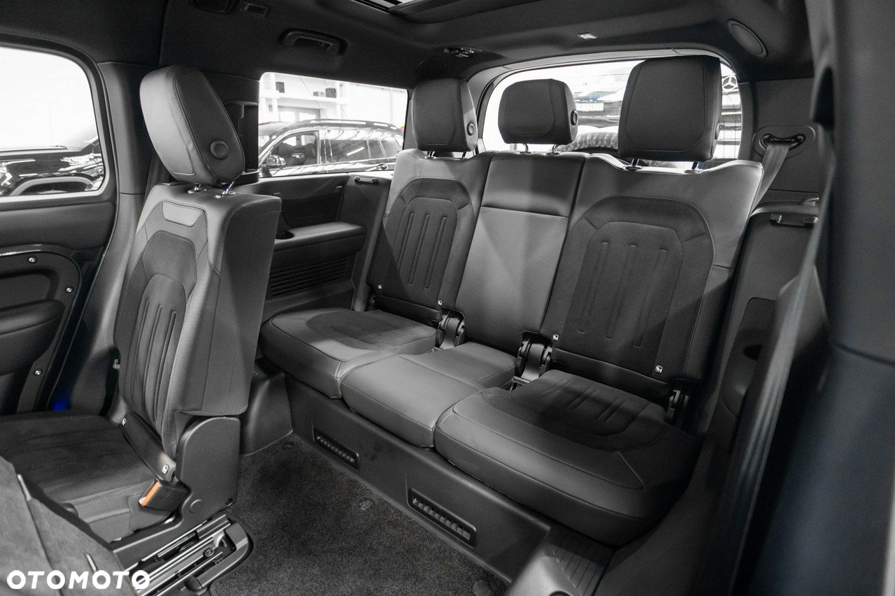 Land Rover Defender - 23