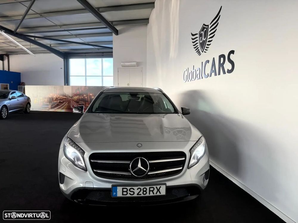 Mercedes-Benz GLA 200 - 38