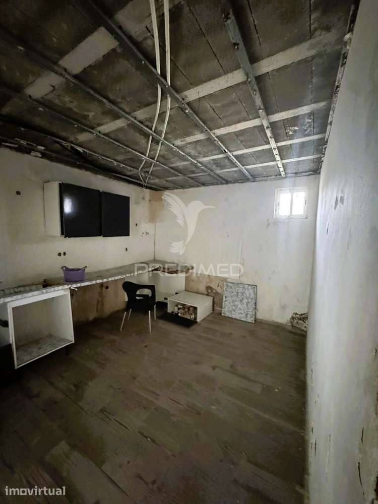 Moradia T3 por remodelar em Calhandriz - Grande imagem: 3/9