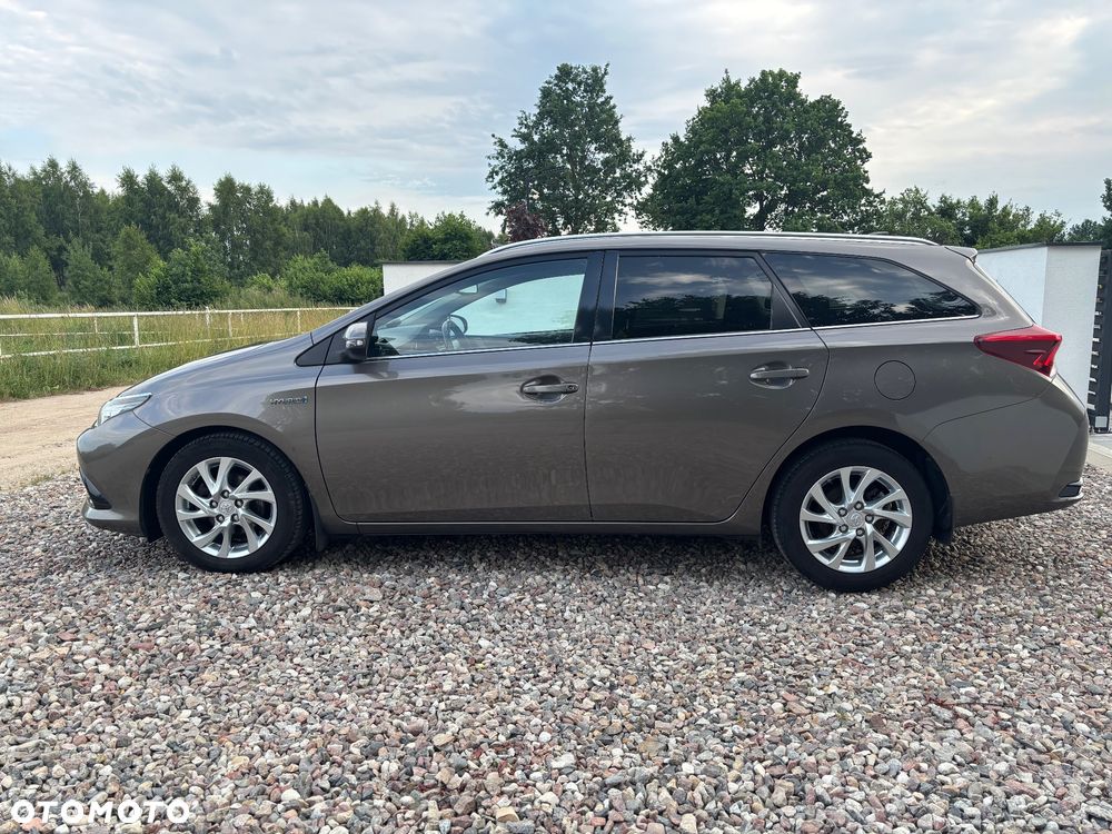 Toyota Auris 1.8 VVT-i Automatik Executive - 2