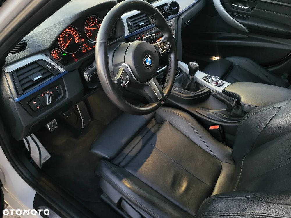 BMW Seria 3 318d M Sport EU6 - 19