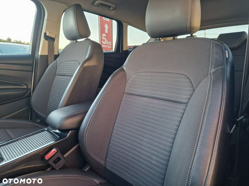 Ford Kuga 2.0 TDCi 2x4 SYNC - 17