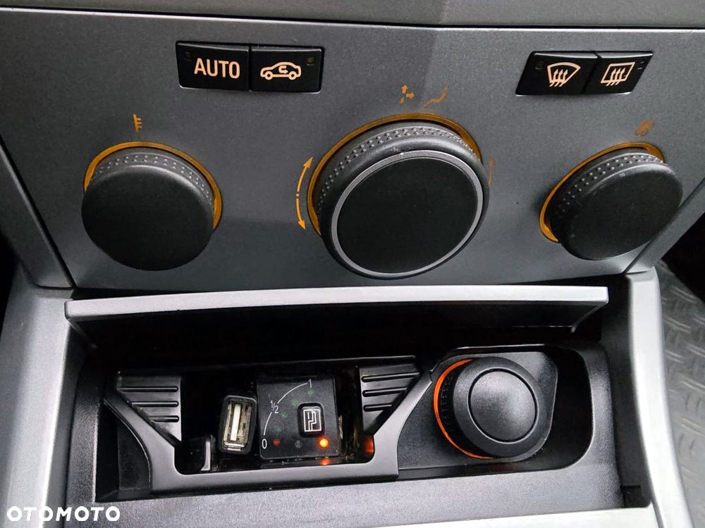 Opel Astra 2.0 Turbo Sport - 25