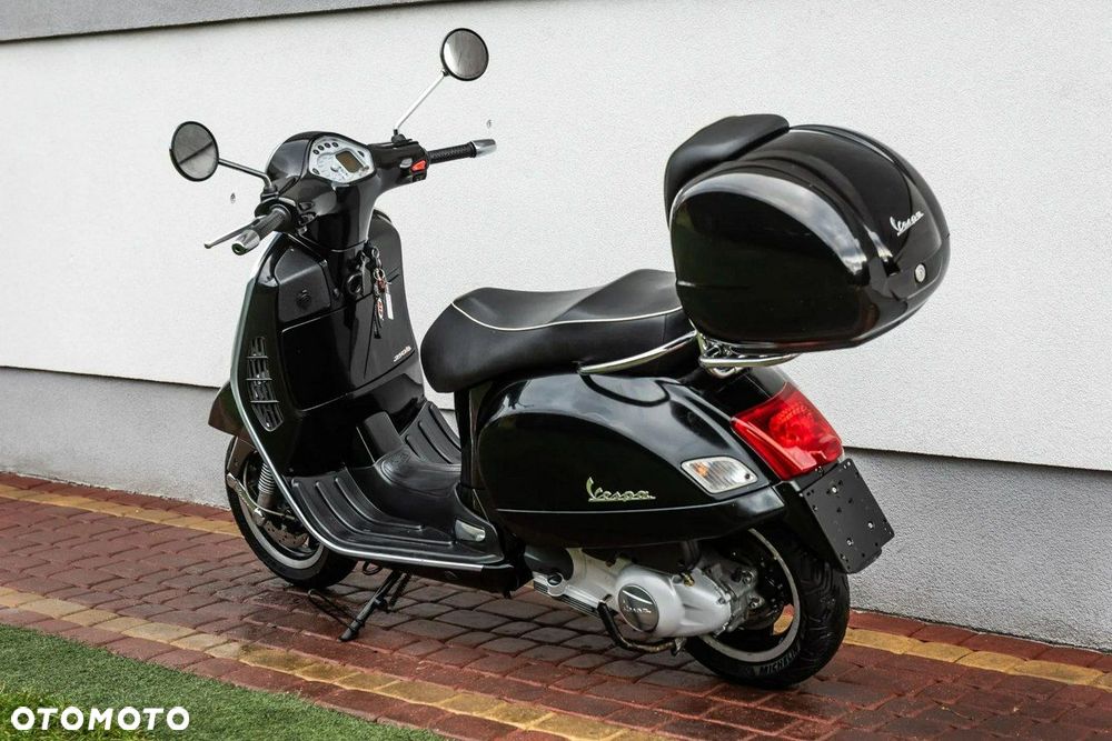 Piaggio Vespa - 4