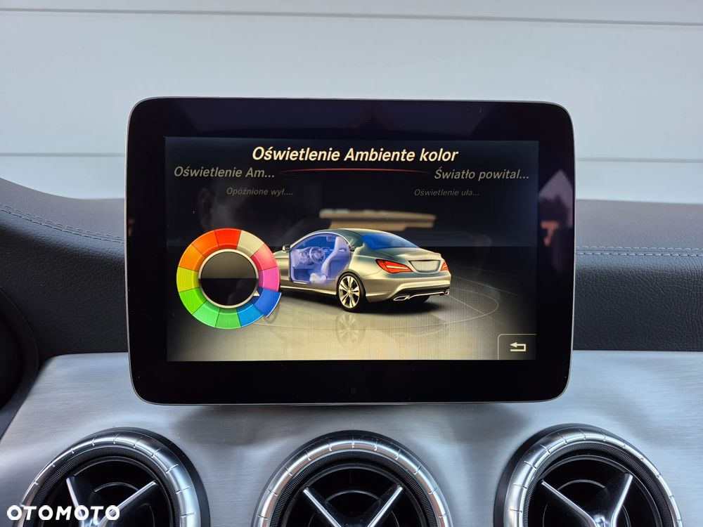 Mercedes-Benz CLA 250 4Matic 7G-DCT - 32