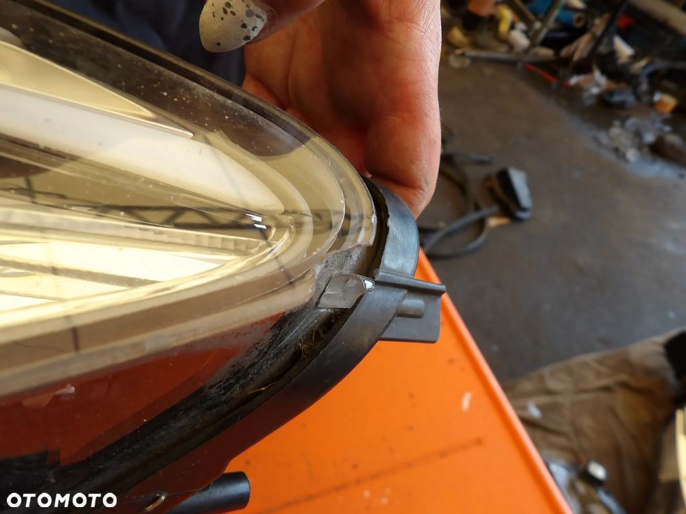 BMW - F10 - H7 - PĘKNIĘTE  SZKŁ0 LEWA LAMPA PRZEDNIA - EUROPA - 4