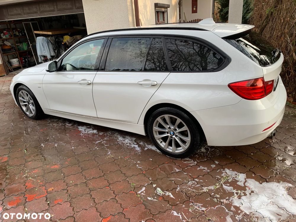 BMW Seria 3 328i Modern Line - 4