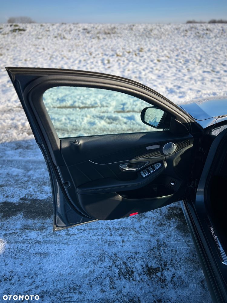 Mercedes-Benz Klasa C 200 4Matic 9G-TRONIC Edition 19 - 12