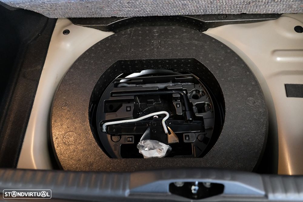 Citroën C3 1.2 PureTech Shine - 24