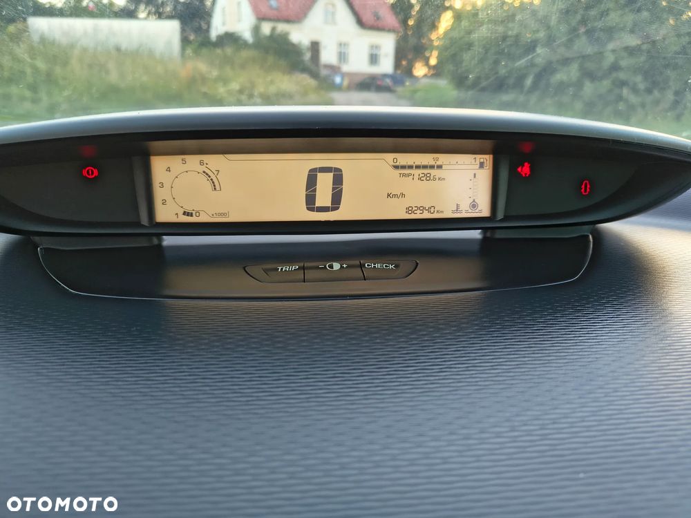 Citroën C4 1.4 16V SX - 11
