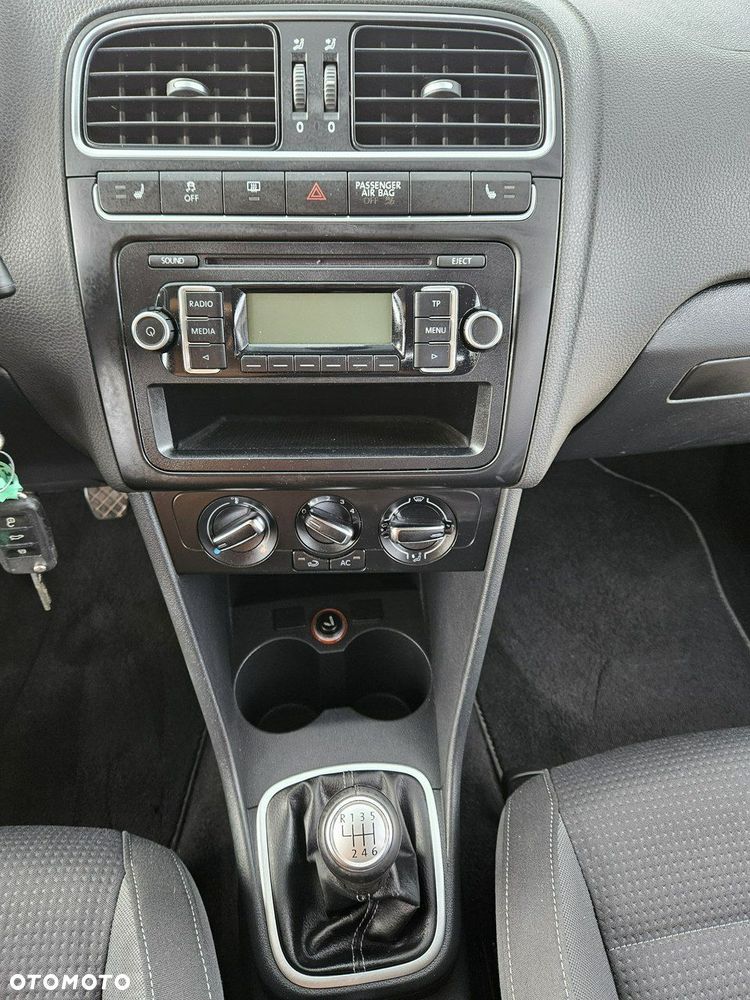Volkswagen Polo - 13
