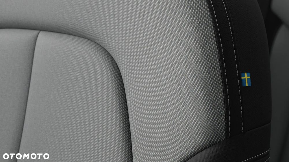 Volvo XC 40 B4 Plus Black Edition - 15