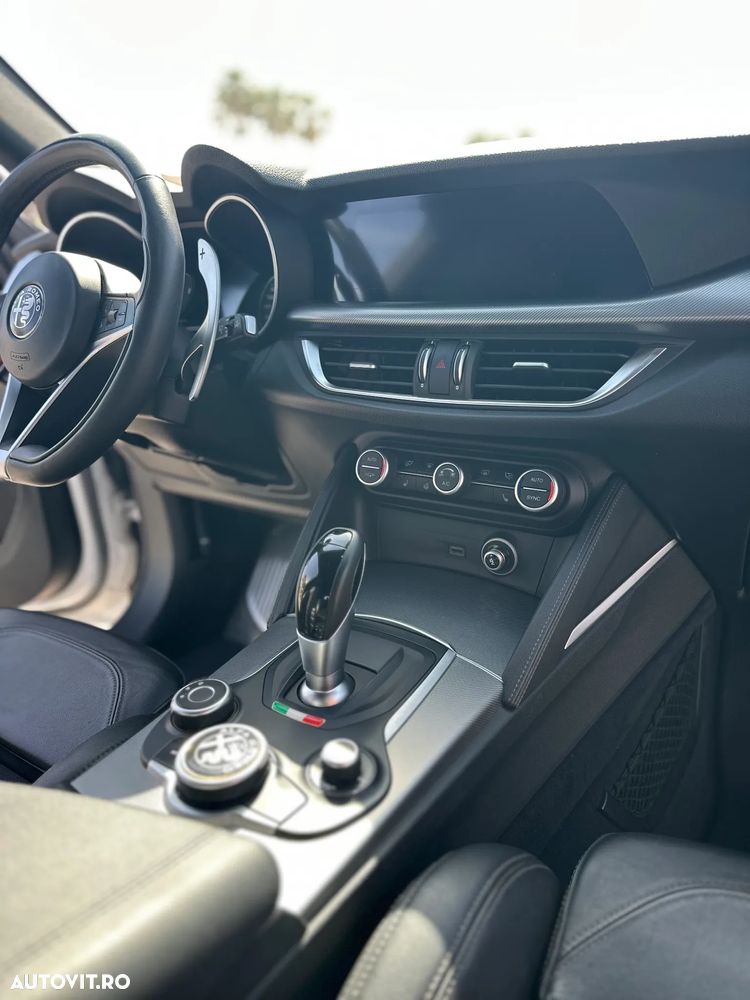 Alfa Romeo Stelvio 2.0 Turbo 16V AT8-Q4 Super - 13