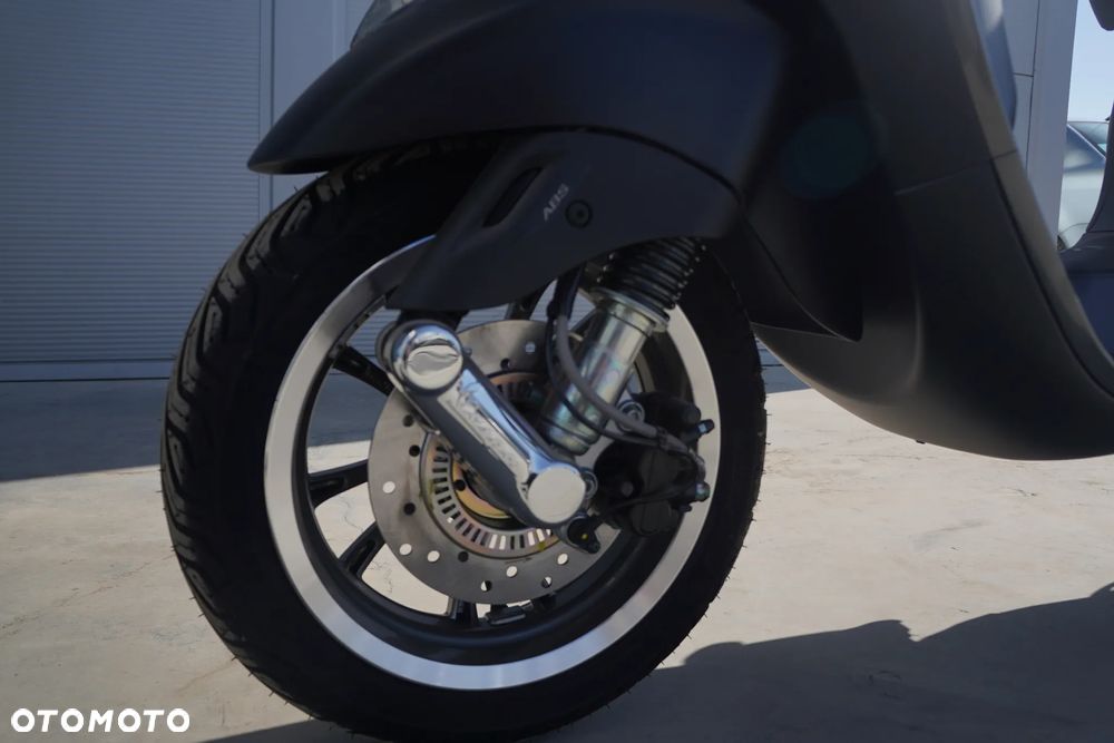 Vespa Primavera - 12