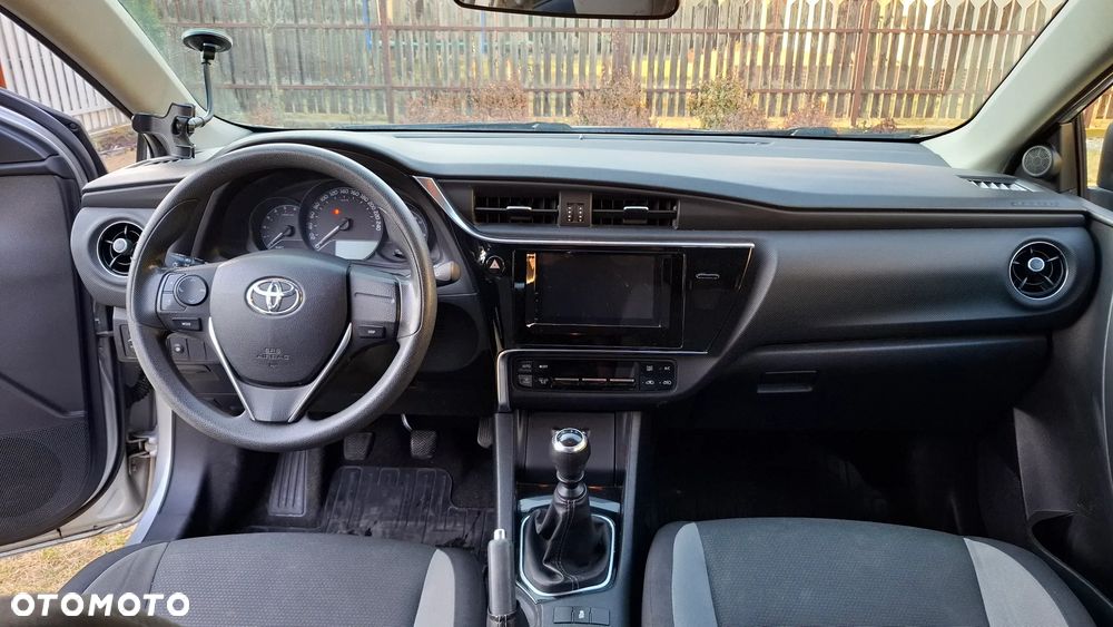 Toyota Auris - 12