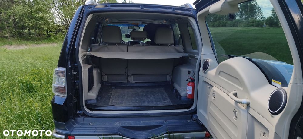 Mitsubishi Pajero - 11