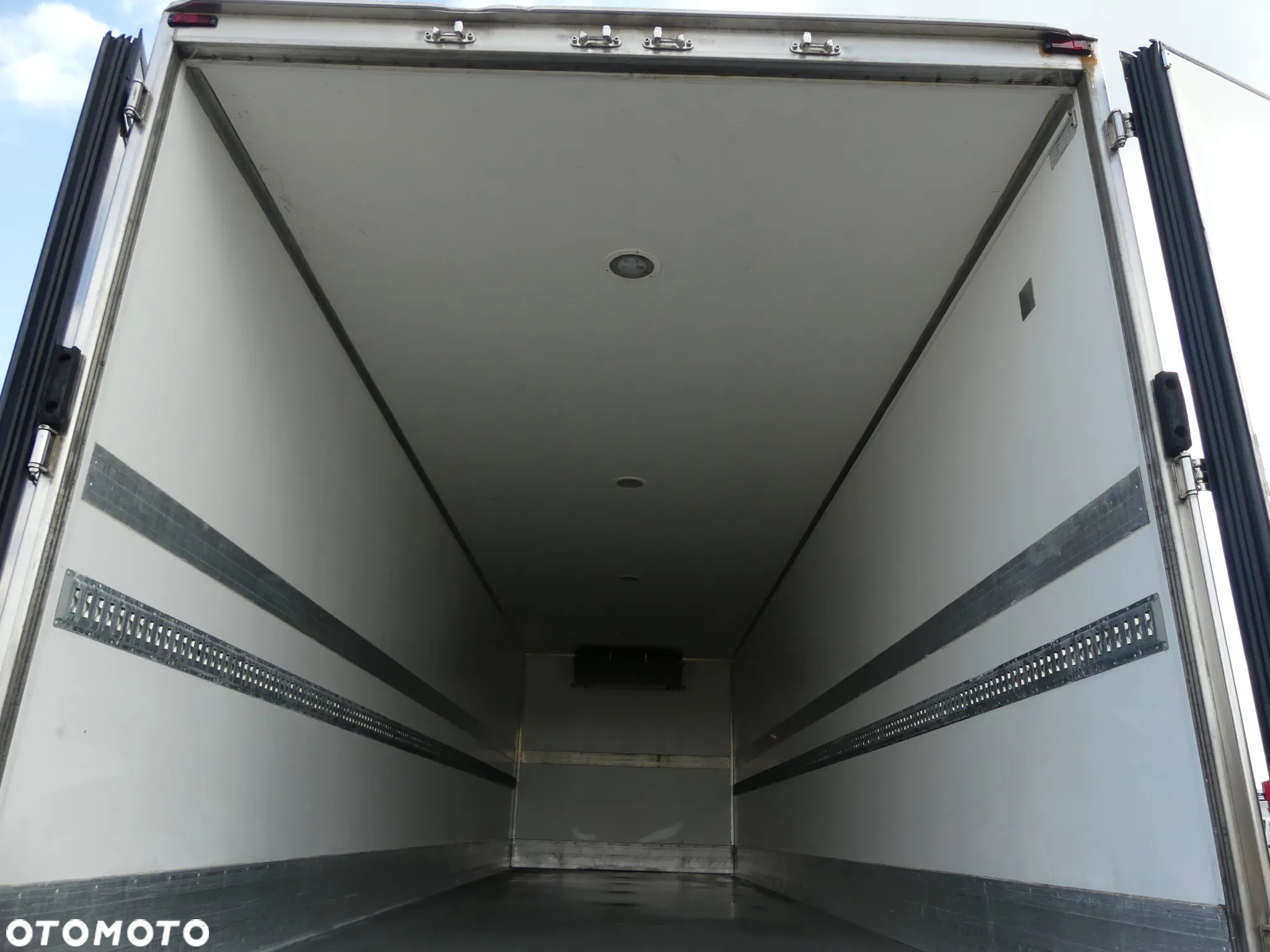 DAF CF 370 / 6x2 / CHŁODNIA 9.50 + WINDA / EURO 6 / - 15