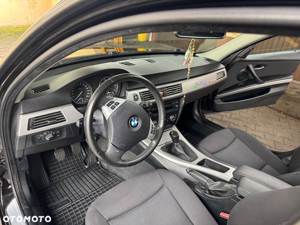 BMW Seria 3 318i - 6