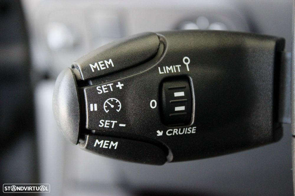 Citroën C3 1.2 PureTech Shine EAT6 - 19