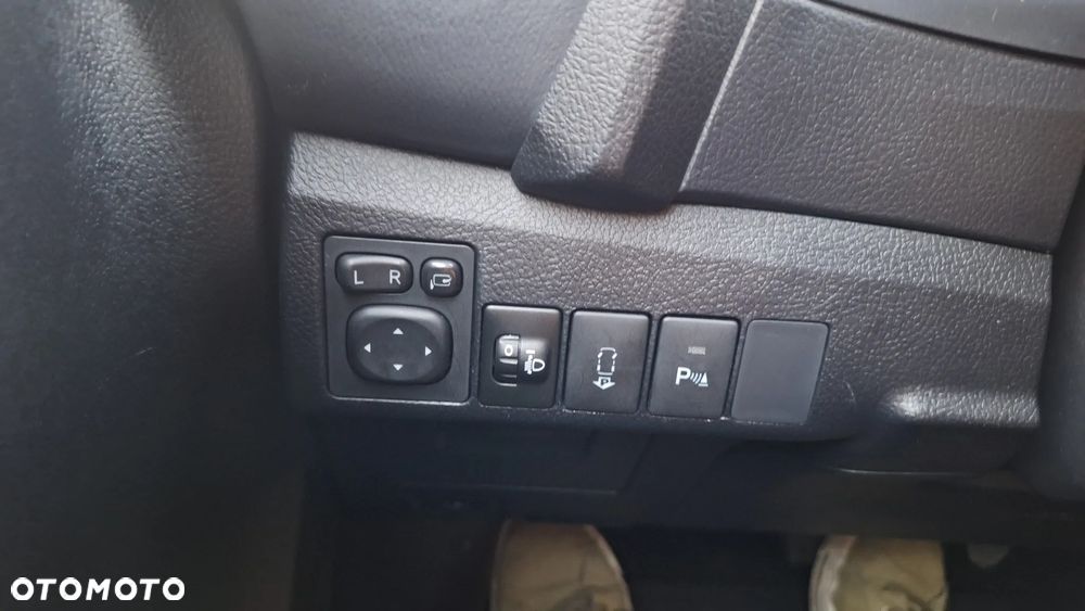 Toyota Auris 1.8 HSD Luna - 21