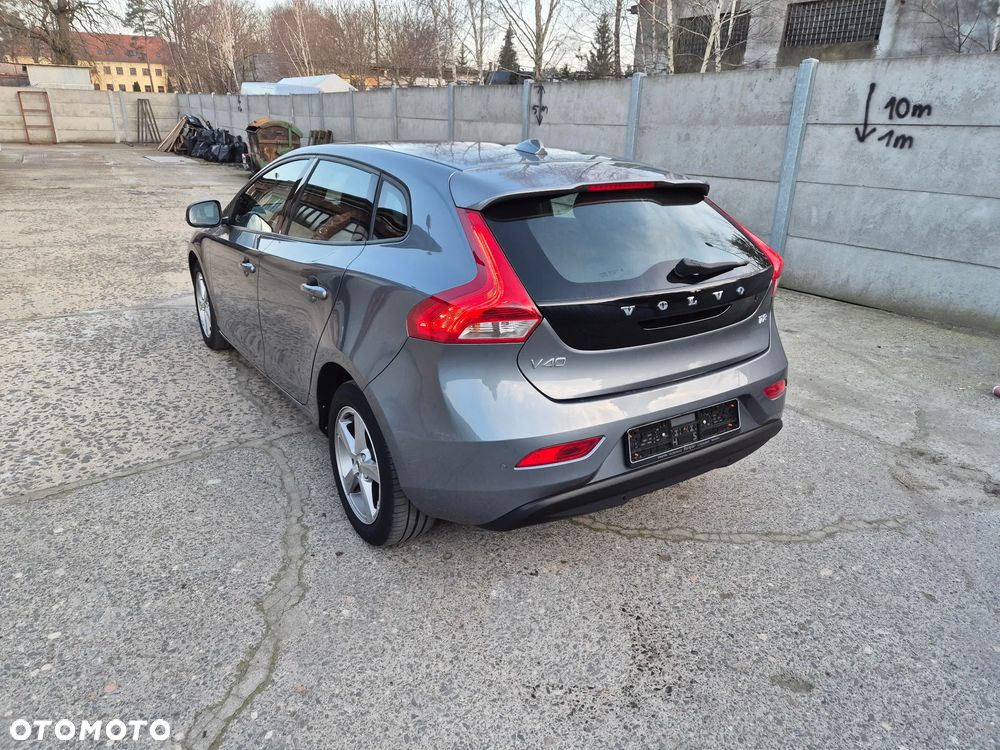 Volvo V40 T2 Inscription - 10