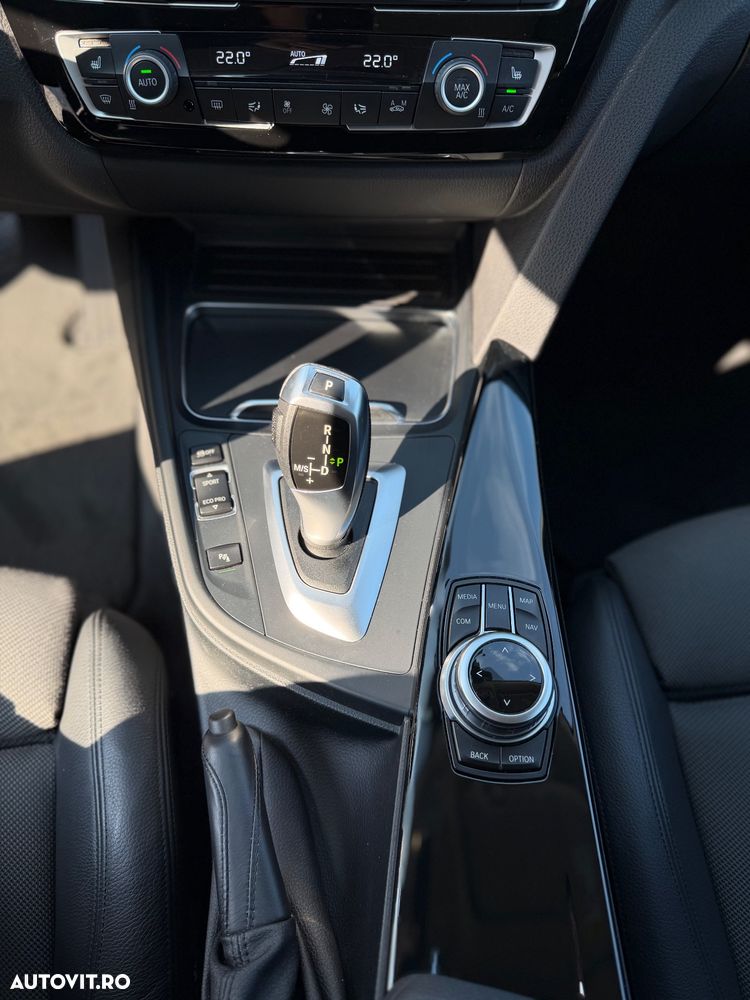BMW Seria 3 320d Aut. - 26