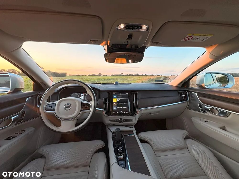 Volvo V90 Cross Country - 12