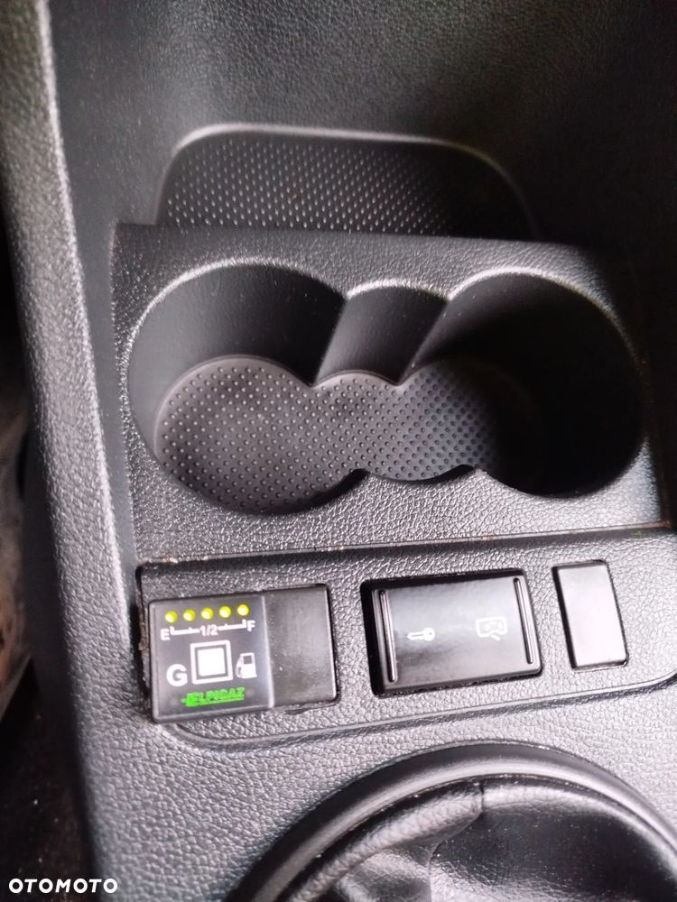 Skoda Roomster 1.4 MPI PLUS EDITION - 19