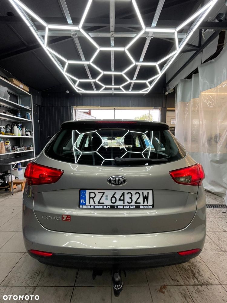 Kia Ceed 1.6 GDI ISG UEFA EURO 2016 - 14
