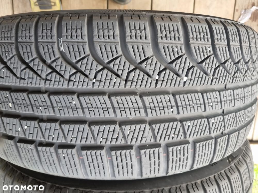 OPONY Pirelli P Zero Winter 245/45R19 102H 2024r, 2x6,2mm bdb stan - 2