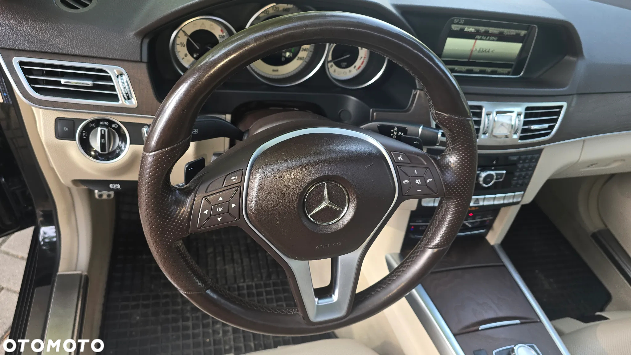 Mercedes-Benz Klasa E - 12