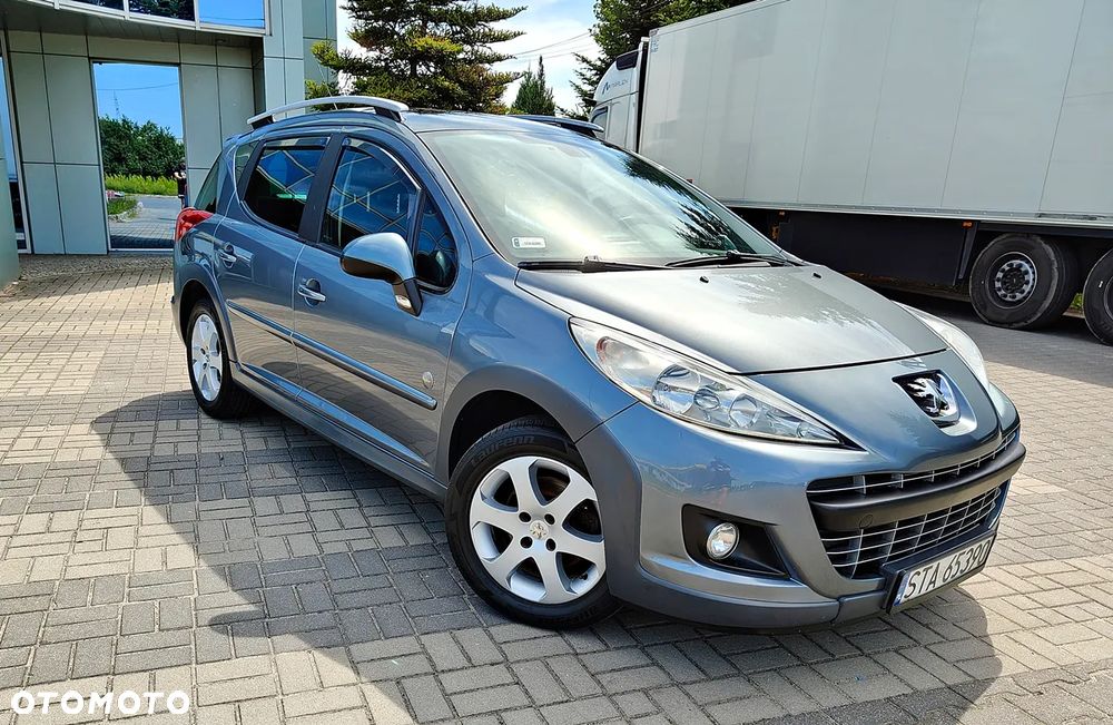 Peugeot 207 - 1