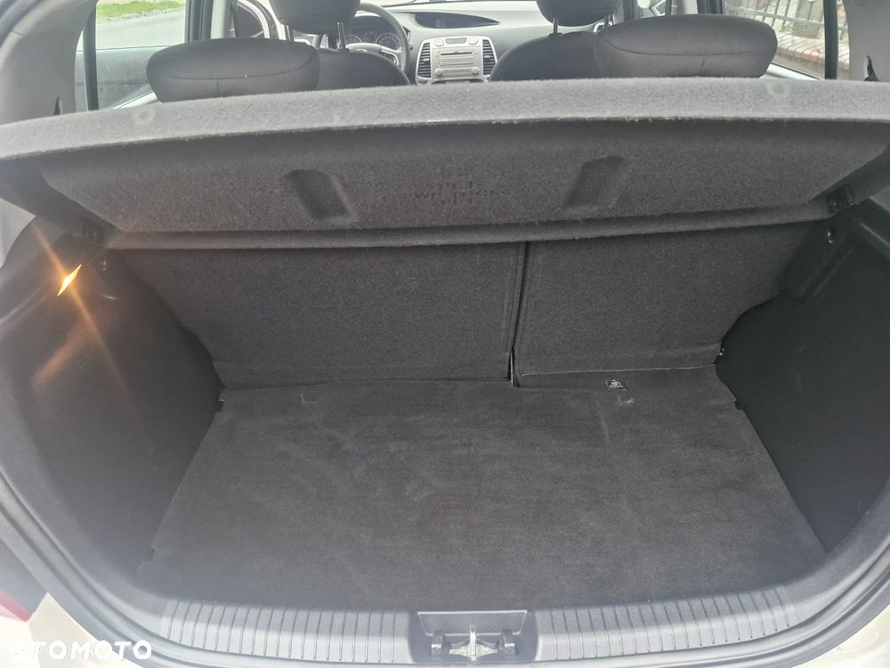 Hyundai i20 1.2 UEFA EURO 2012 Edition - 15