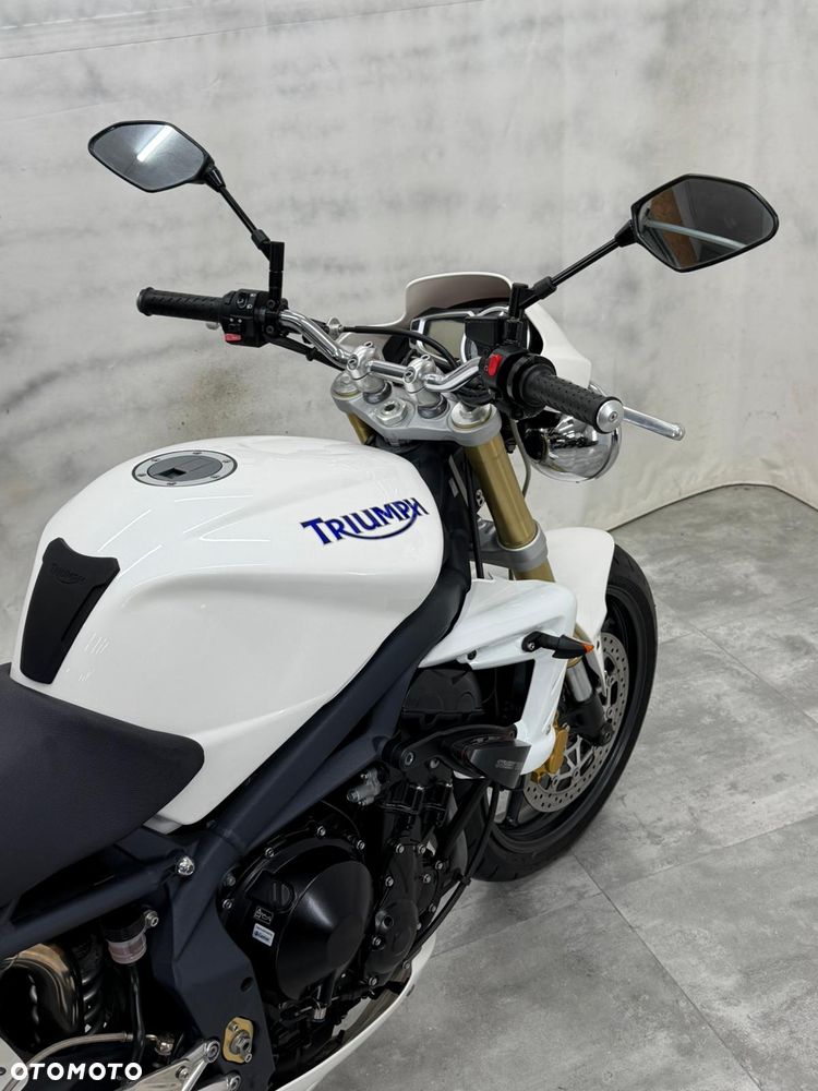 Triumph Street Triple - 20