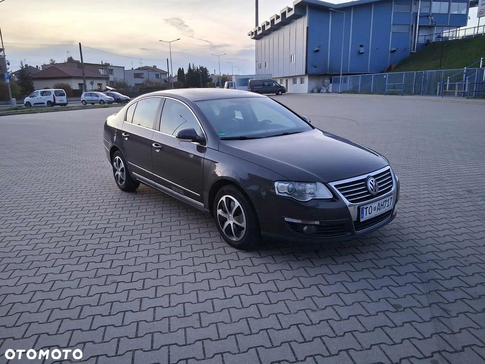 Volkswagen Passat - 2