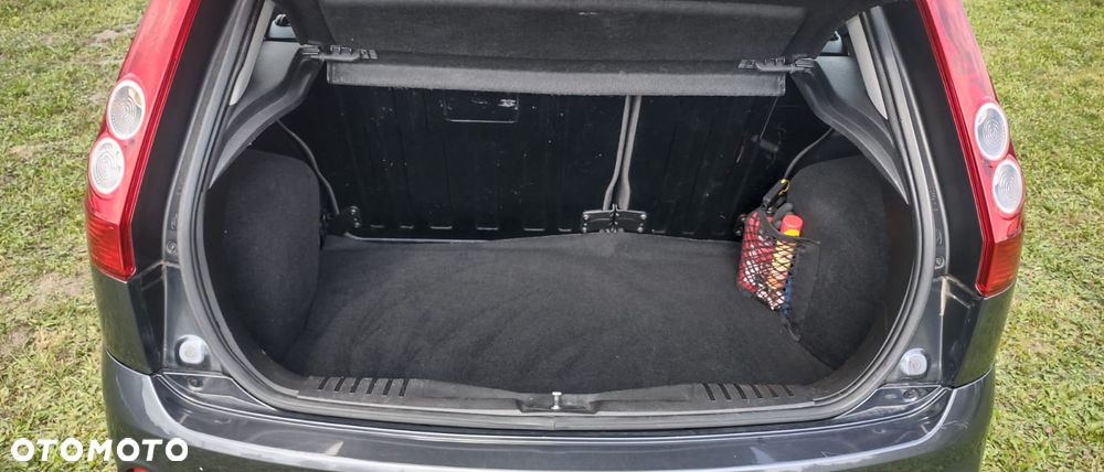 Ford Fiesta 1.3 - 10