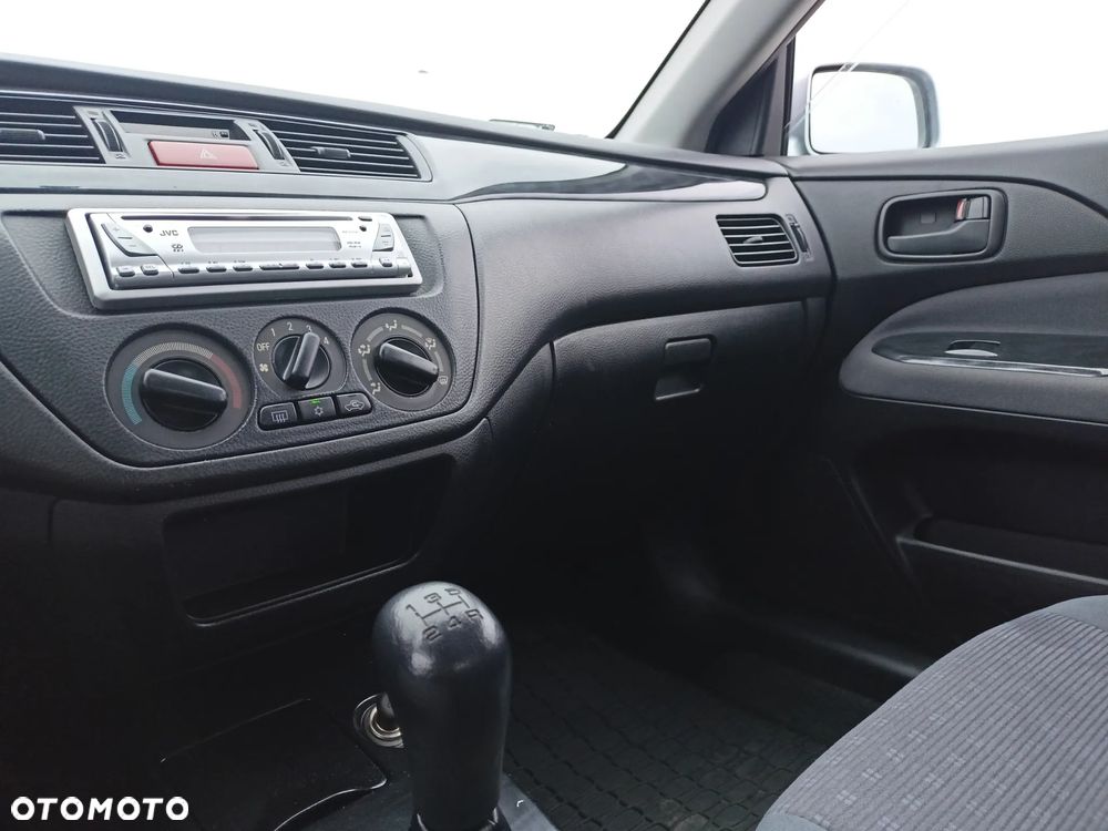 Mitsubishi Lancer - 11