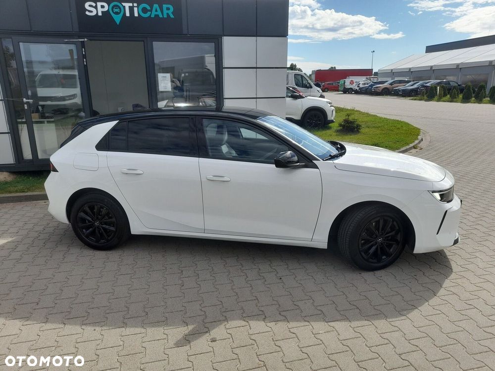 Opel Astra 1.2 T Elegance S&S - 4