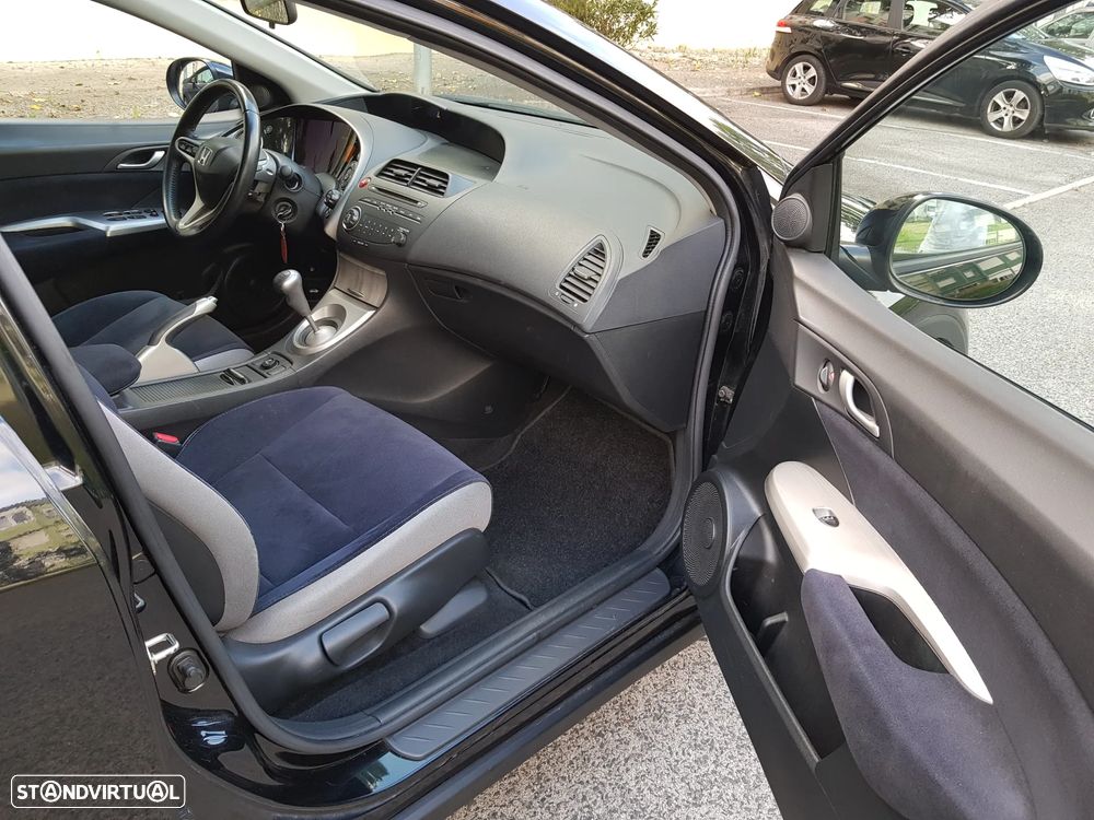 Honda Civic 1.8 Sport - 35
