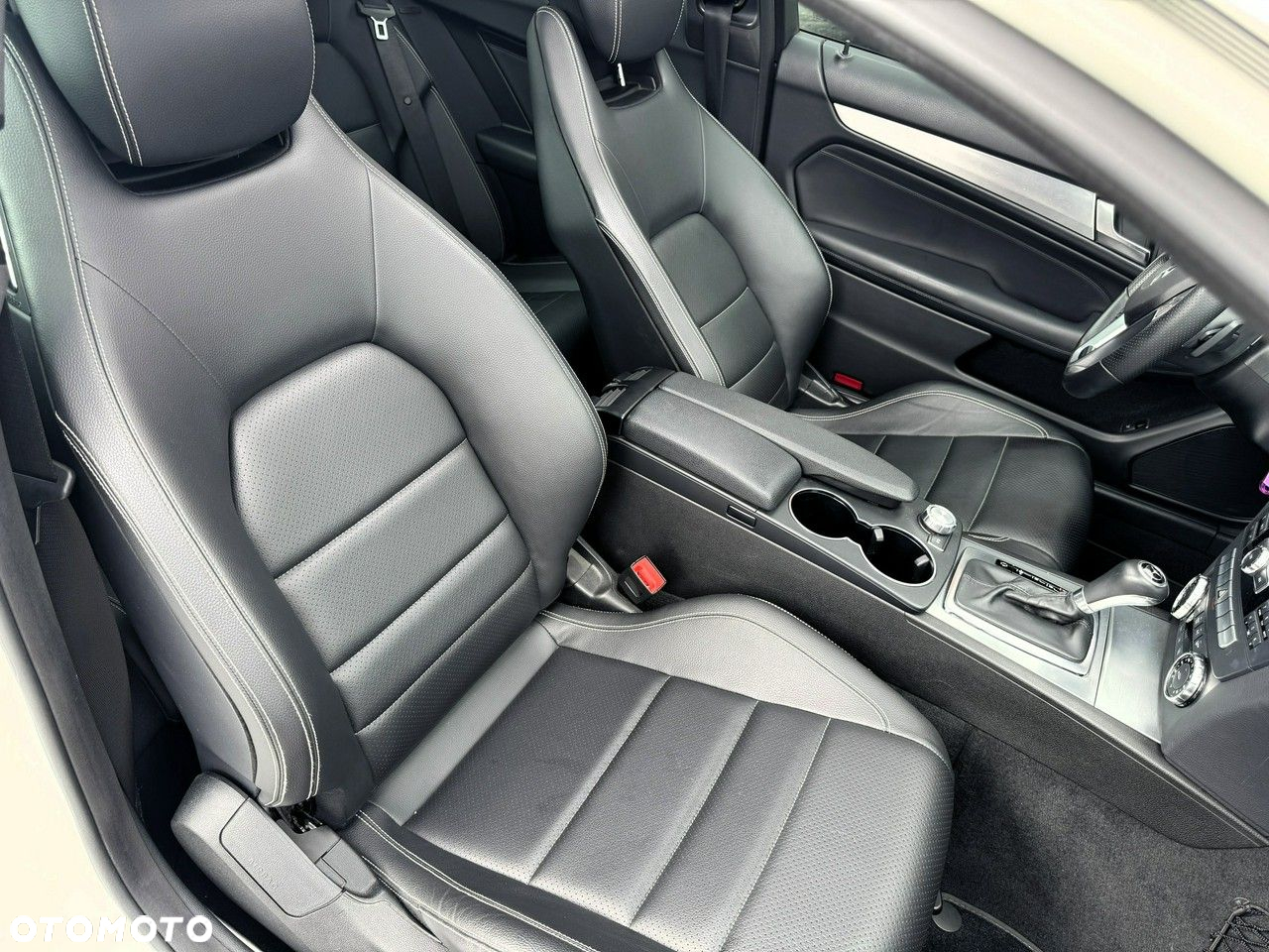 Mercedes-Benz Klasa C 250 Coupe (BlueEFFICIENCY) 7G-TRONIC - 23