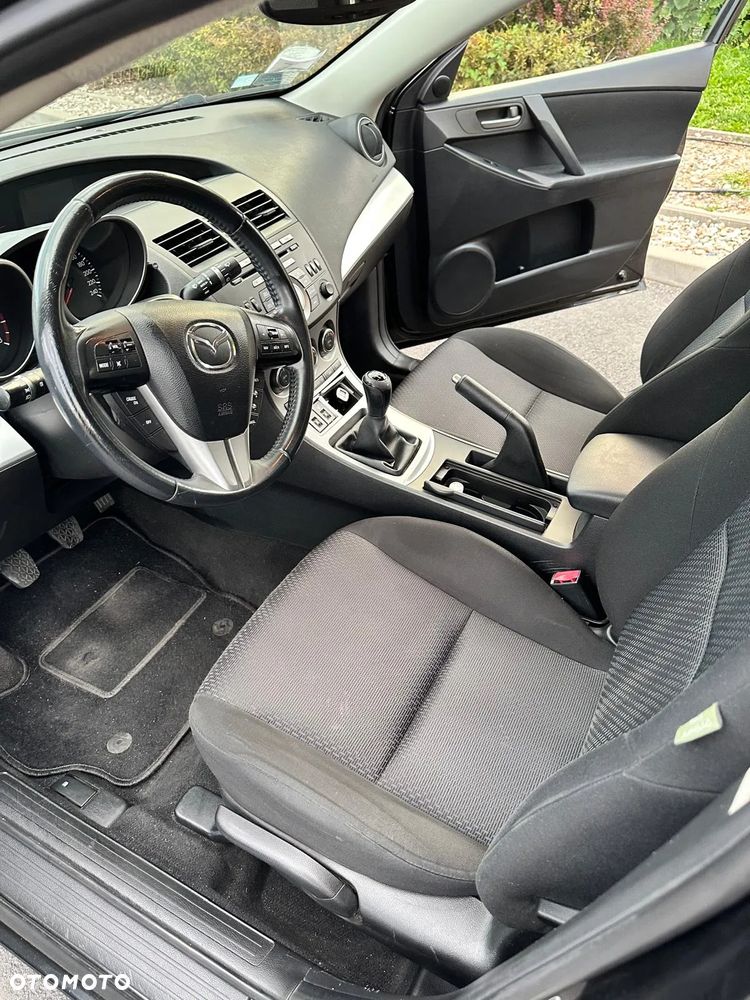 Mazda 3 1.6 Exclusive + - 8