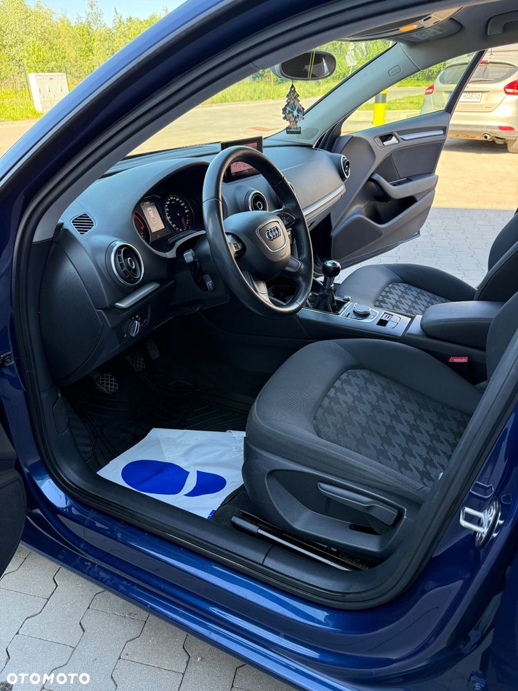 Audi A3 Sportback 2.0 TDI Ambiente - 15