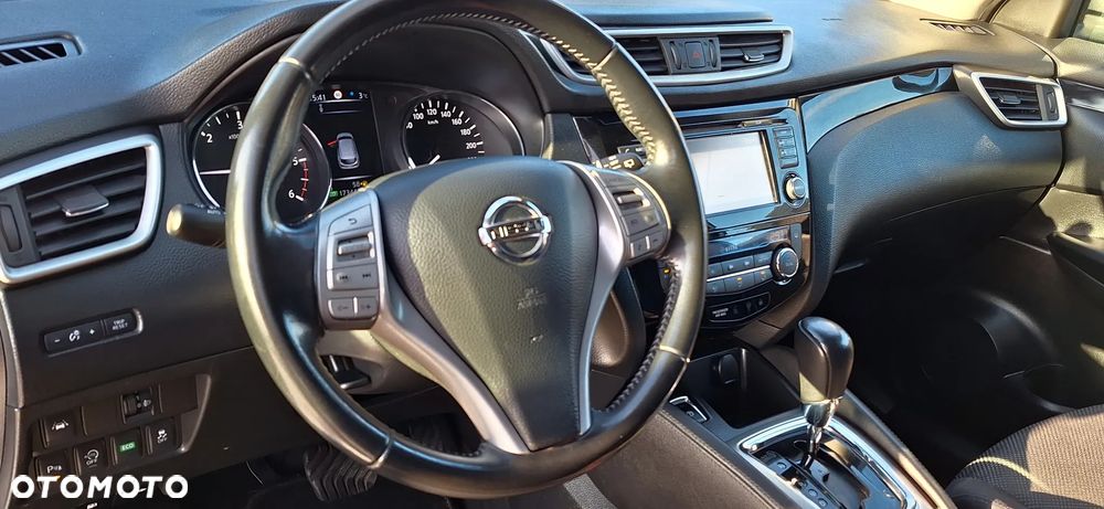 Nissan Qashqai 1.6 DCi Xtronic TEKNA - 17
