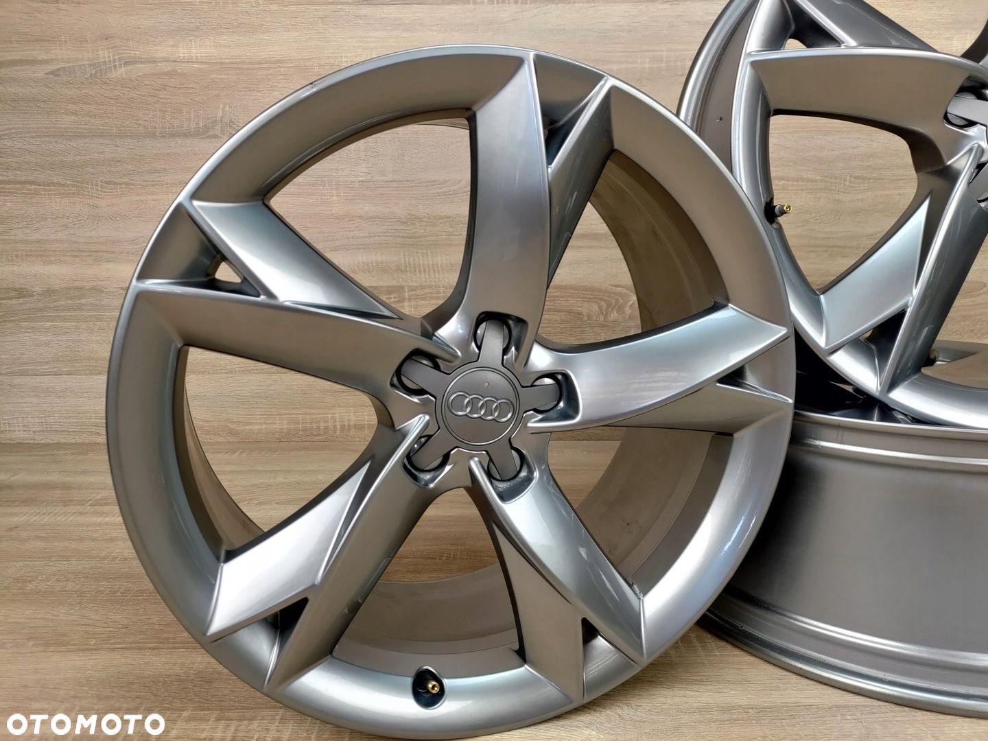 FELGI ALUMINIOWE 19" 5x112 AUDI A5 8T A4 B8 12 km - 2