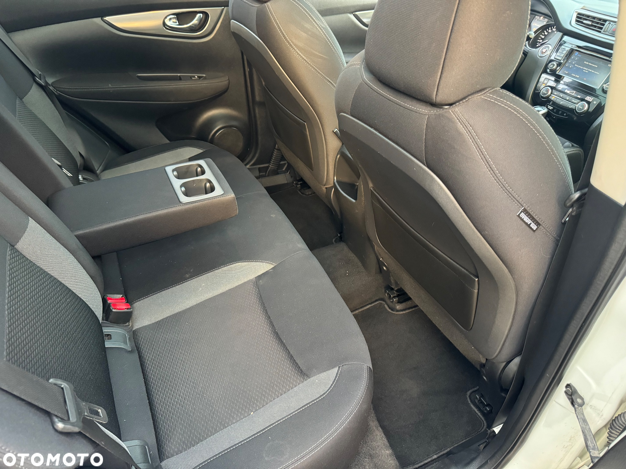 Nissan Qashqai 1.2 DIG-T Xtronic N-Connecta - 16