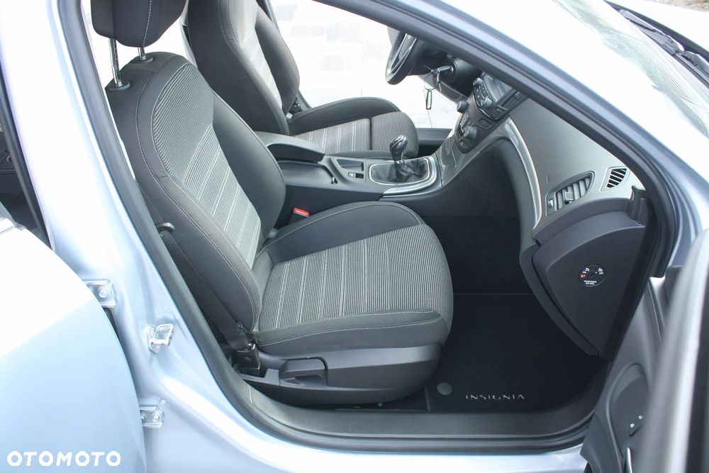 Opel Insignia - 22