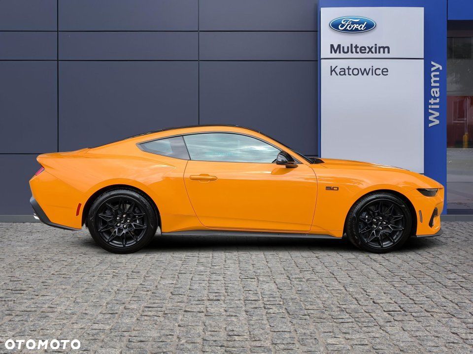 Ford Mustang - 6